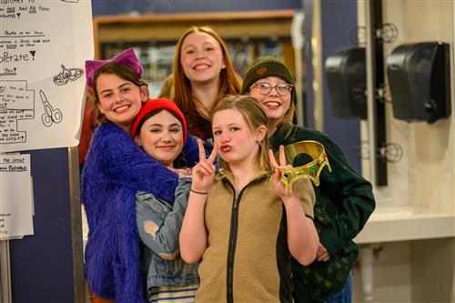 M Cast backstage Descendants